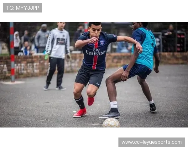 迪卡侬足球鞋代言球星有哪些他们的足球成就和风采如何